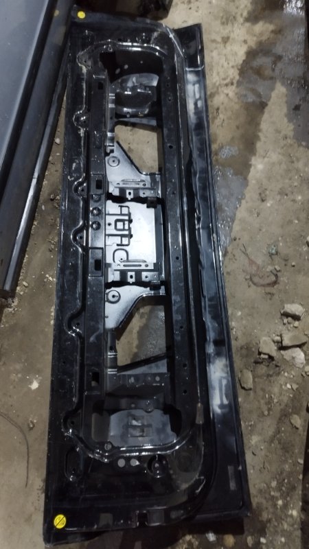 Крышка багажника Lexus LX