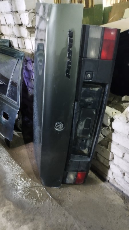 Крышка багажника Volkswagen Passat B3