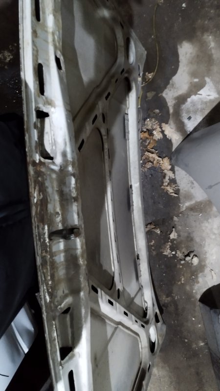 Капот Volkswagen Passat B3