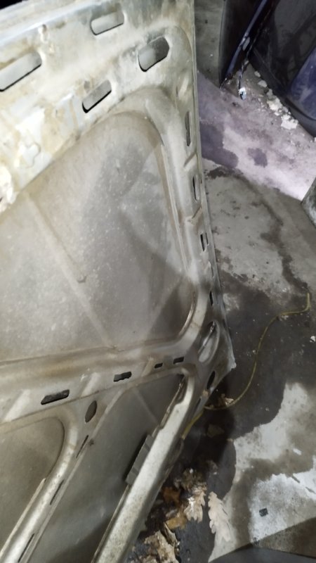 Капот Volkswagen Passat B3