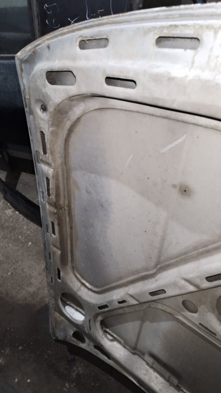 Капот Volkswagen Passat B3