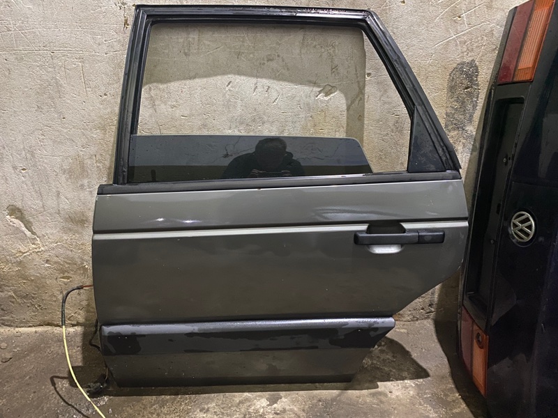 Дверь боковая Volkswagen Passat B3