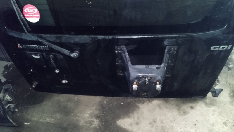 Крышка багажника Mitsubishi Pajero 3