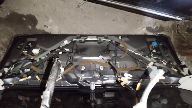 Крышка багажника Toyota Harrier 2006 2