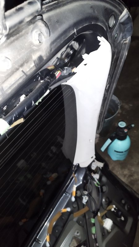 Крышка багажника Toyota Harrier 2006 2
