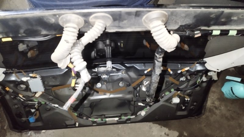 Крышка багажника Toyota Harrier 2006 2