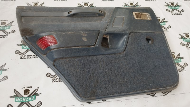 Обшивка боковой двери Ford Taurus