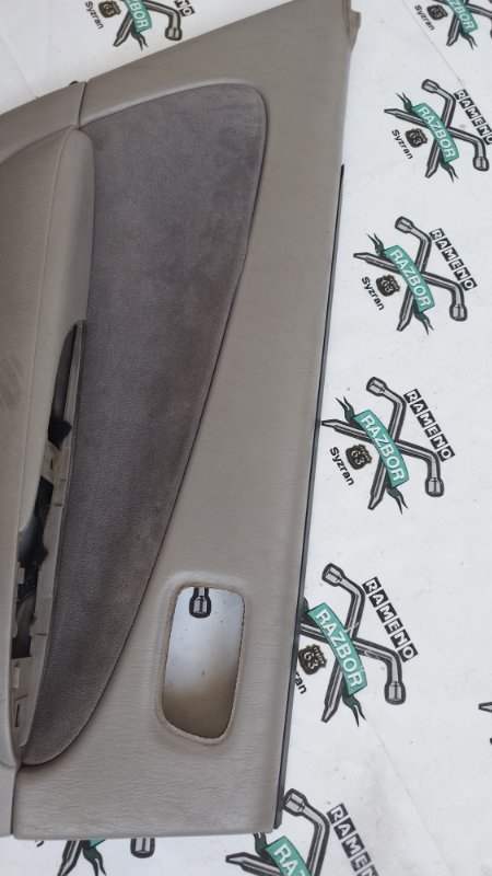 Обшивка боковой двери Toyota Prius 1998 NHW10