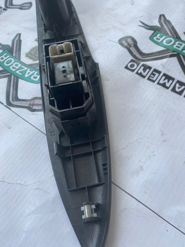 Блок управления стеклоподъемниками Toyota Prius 1998 NHW10