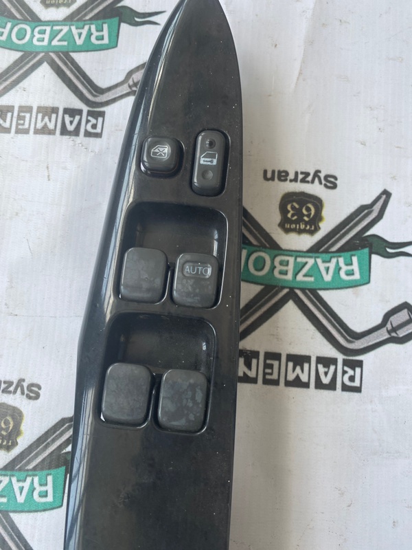 Блок управления стеклоподъемниками Toyota Prius 1998 NHW10