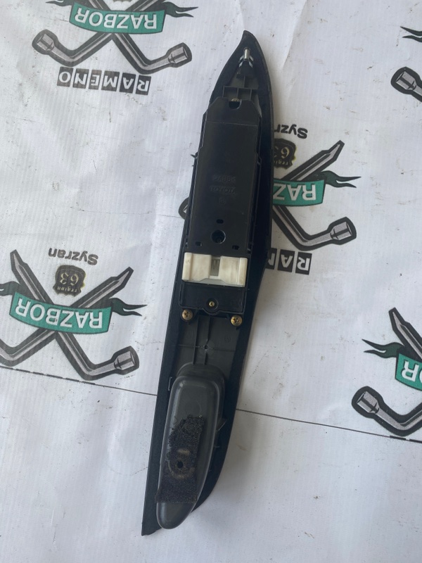 Блок управления стеклоподъемниками Toyota Prius 1998 NHW10