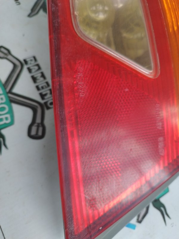 Стоп-сигнал Toyota Prius 1998 NHW10