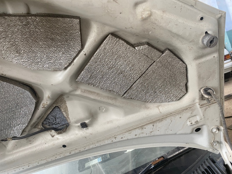 Капот Toyota Prius 1998 NHW10