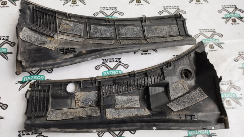 Решетка под лобовое стекло Toyota Prius 1998 NHW10
