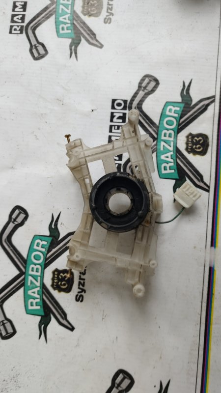 Блок подрулевых переключателей Toyota Prius 1998 NHW10