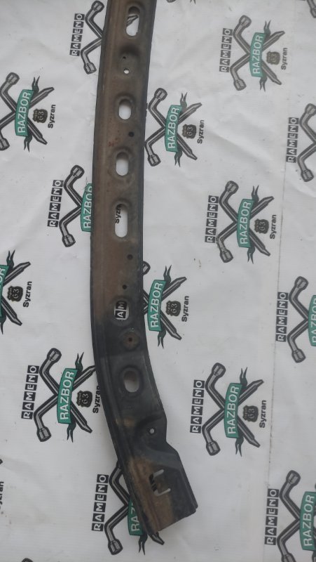 Планка радиатора Toyota LAnd CRUISER 2008 200 дорестайлинг