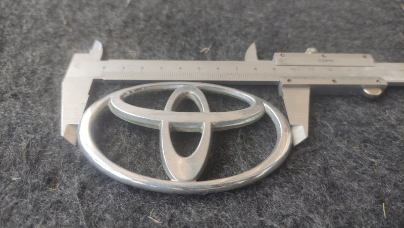 Эмблема Toyota