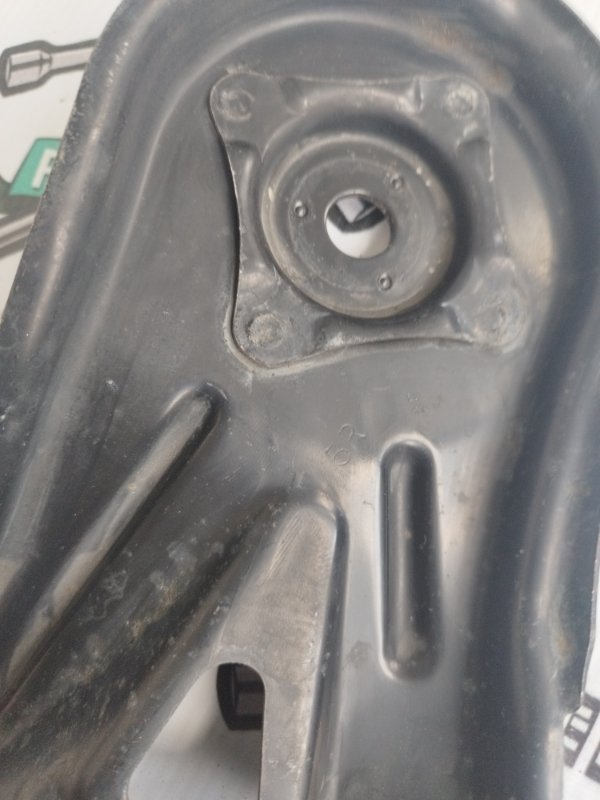 Крепление балки подвески Toyota Camry 2008 ACV 40