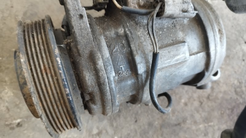 Компрессор кондиционера Toyota Crown 1994 S140