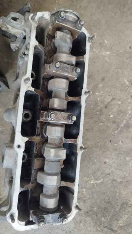 Головка блока цилиндров Volkswagen Passat 1988 B2