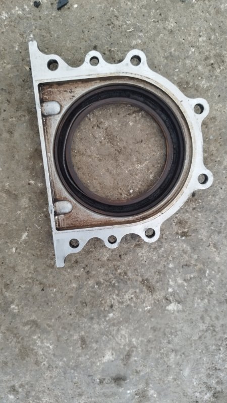 Крышка коленвала Geely MK 2008