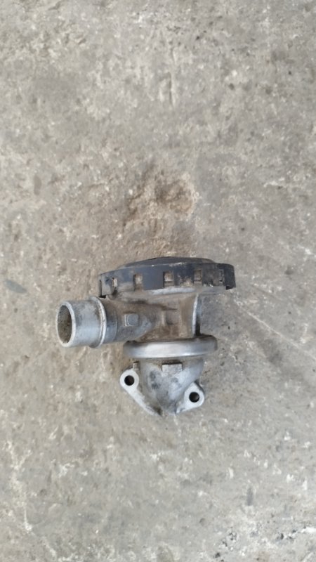 Крепление клапана EGR Citroen Xsara 2000