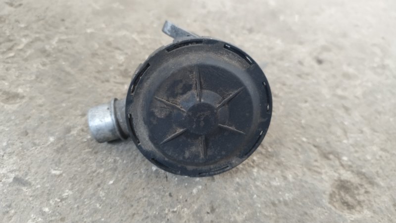 Крепление клапана EGR Citroen Xsara 2000
