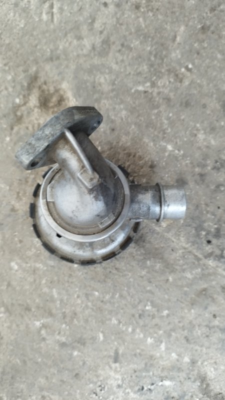 Крепление клапана EGR Citroen Xsara 2000