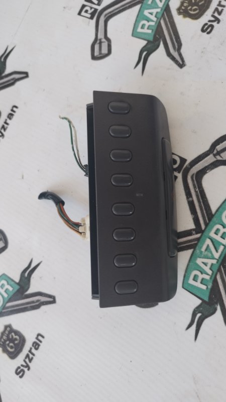 Кнопка аварийной сигнализации Toyota Prius 1998 NHW10