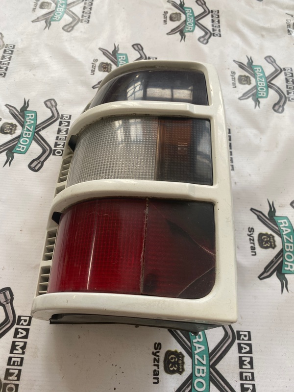Стоп-сигнал Mitsubishi Pajero 2