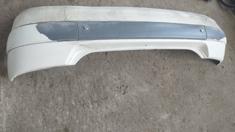 Бампер Toyota Prius 1998 NHW10