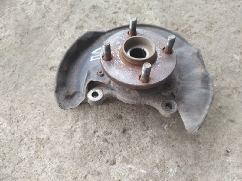 Кулак поворотный Toyota Prius 1998 NHW10