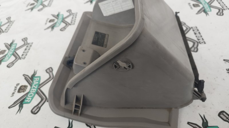 Бардачок Toyota Prius 1998 NHW10