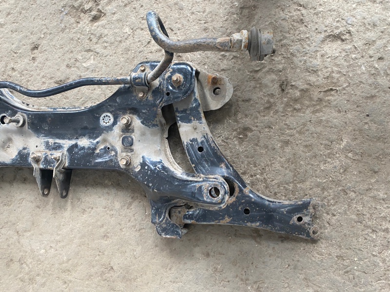 Балка подвески Toyota Prius 1998 NHW10