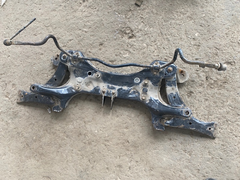 Балка подвески Toyota Prius 1998 NHW10
