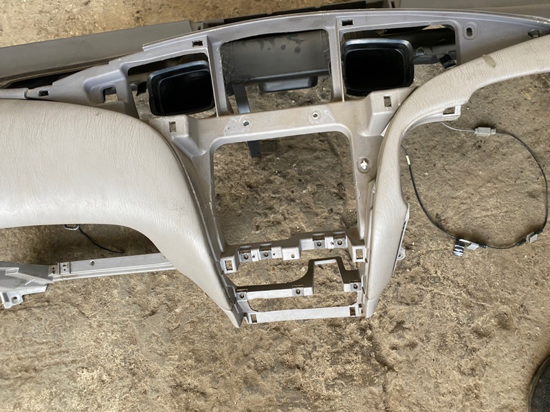 Торпедо Toyota Prius 1998 NHW10