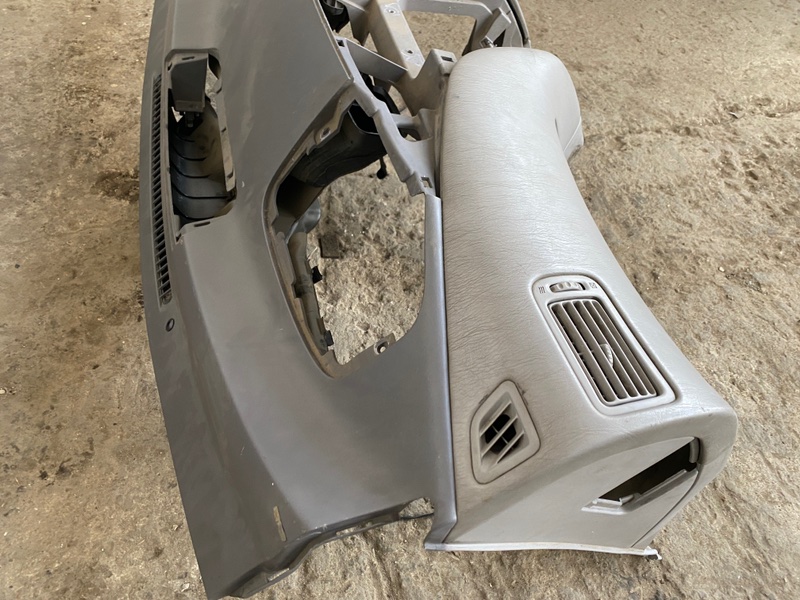 Торпедо Toyota Prius 1998 NHW10