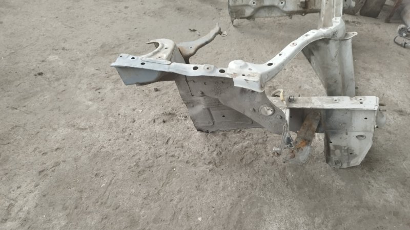 Nose cut Toyota Prius 1998 NHW10