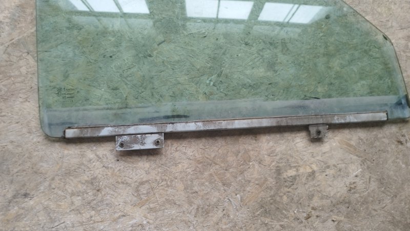 Стекло двери газ 31105 2006 105