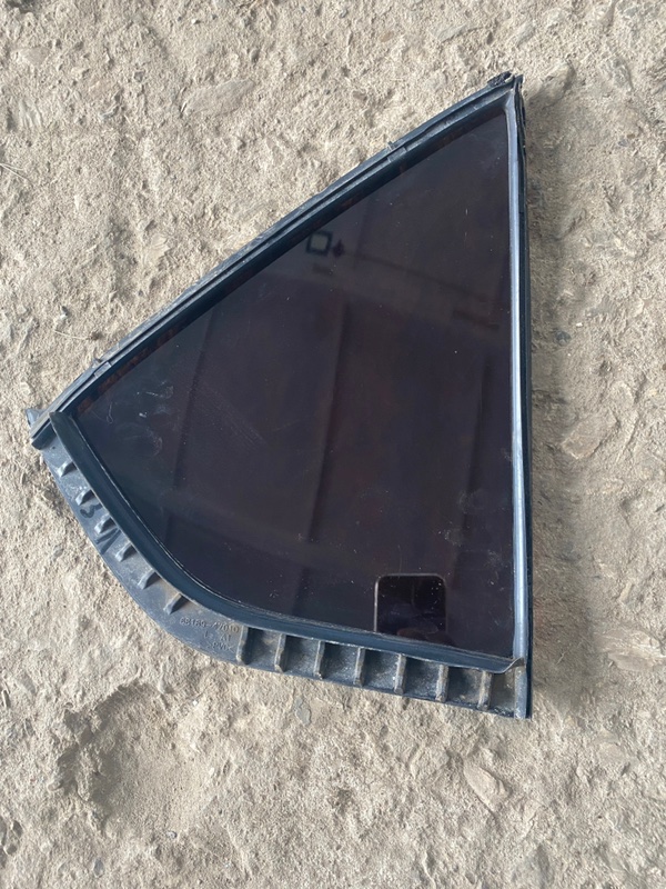 Стекло заднее Toyota Prius 1998 NHW10