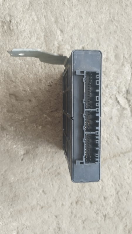 Блок управления двигателем Mitsubishi Legnum BP4