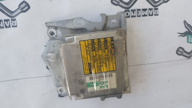 Блок управления SRS Toyota Prius 1998 NHW10