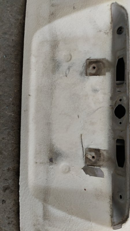 Крышка багажника Toyota Prius 1998 NHW10