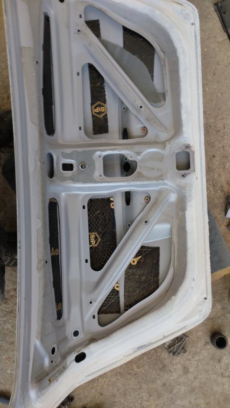Крышка багажника Toyota Prius 1998 NHW10