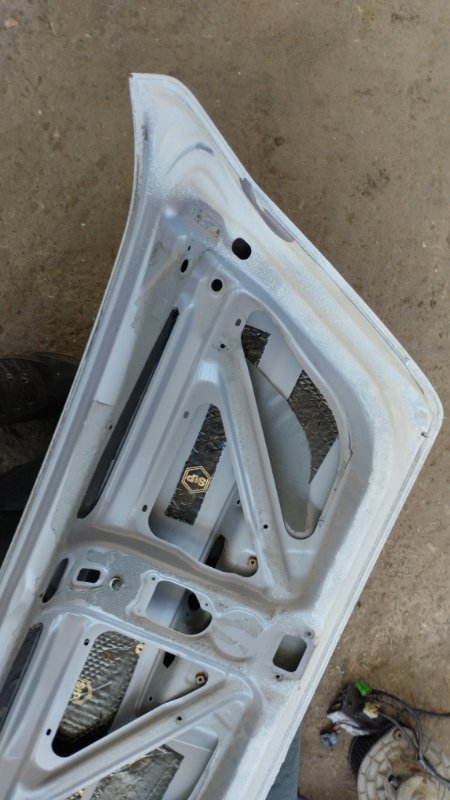 Крышка багажника Toyota Prius 1998 NHW10