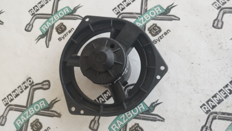 Корпус моторчика отопителя Nissan Serena 2006 с25