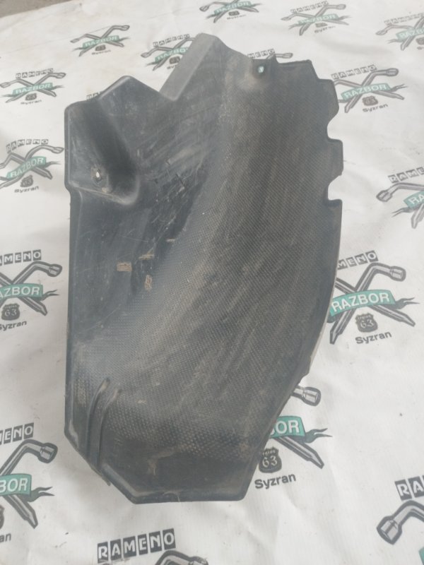 Подкрылок Toyota Prius 1998 NHW10