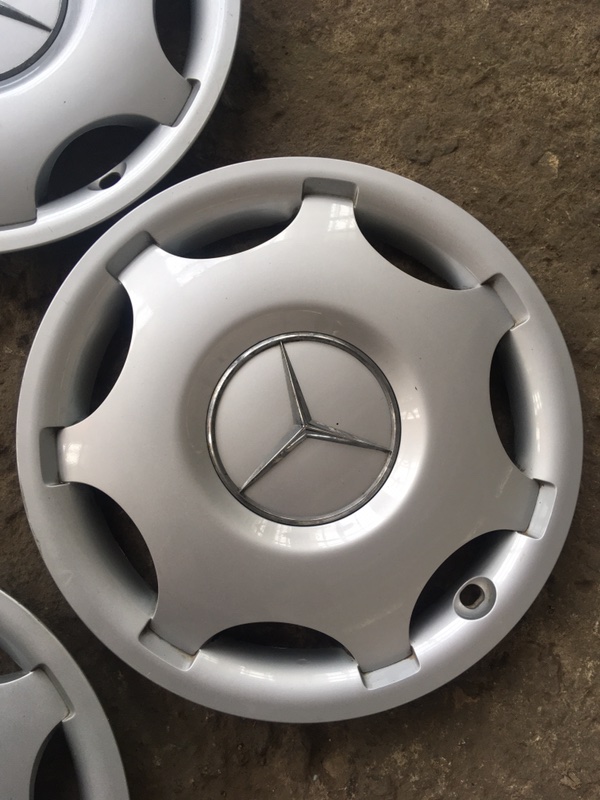 Колпак колеса Mercedes-Benz 190 1988 w201