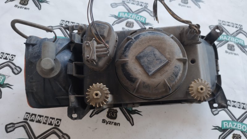 Фара светодиодная Volkswagen Passat 1989