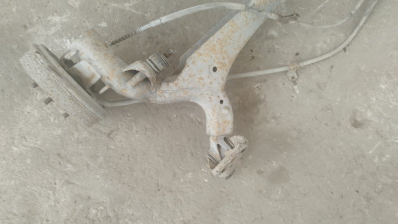 Балка подвески Toyota Prius 1998 NHW10